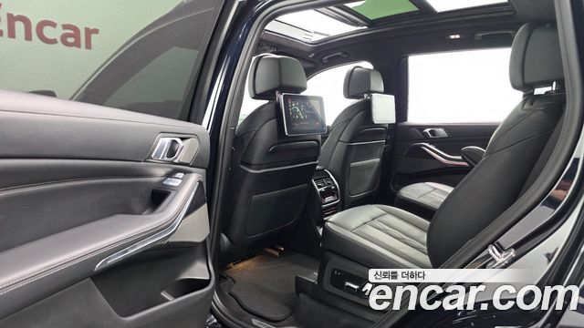 BMW X7 2021 — photo 17