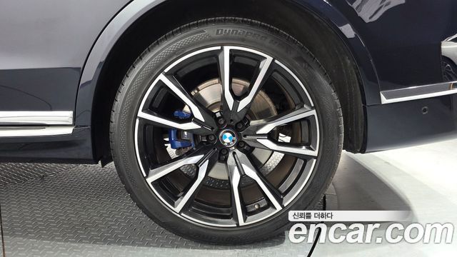 BMW X7 2021 — photo 7