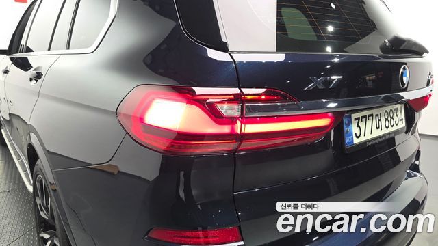 BMW X7 2021 — photo 9
