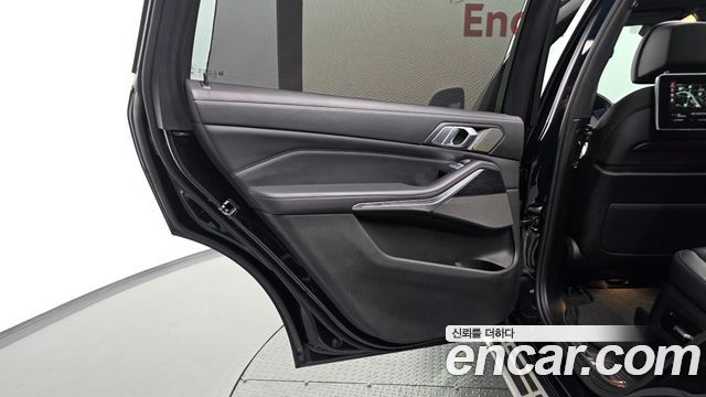 BMW X7 2021 — photo 15