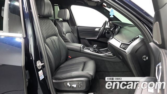 BMW X7 2021 — photo 16