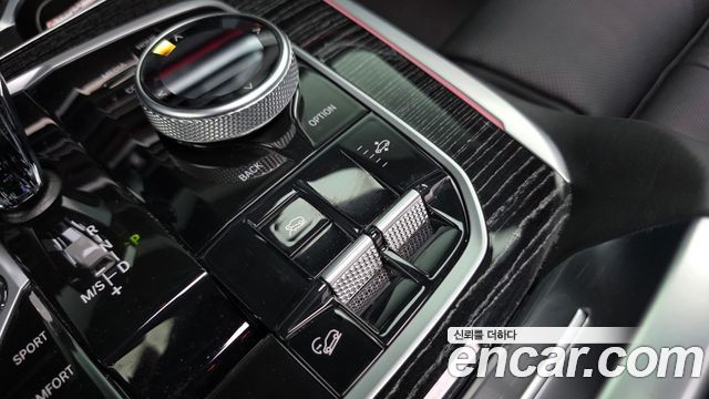 BMW X7 2021 — photo 32