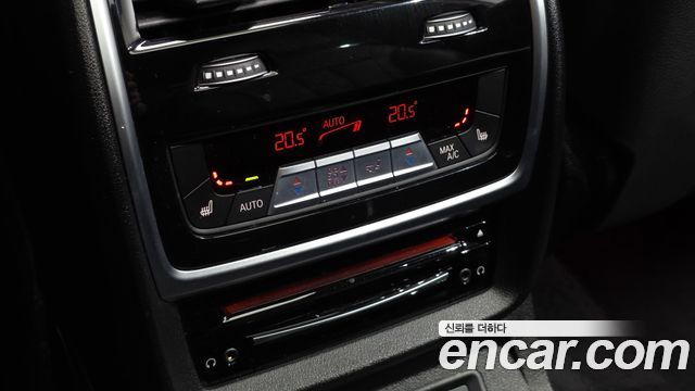 BMW X7 2021 — photo 34