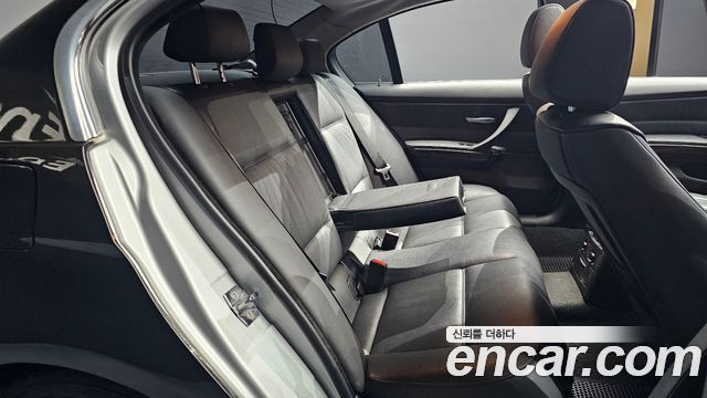 BMW 3-Series 2005 — photo 12