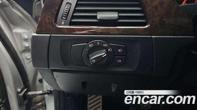 BMW 3-Series 2005 — photo 16