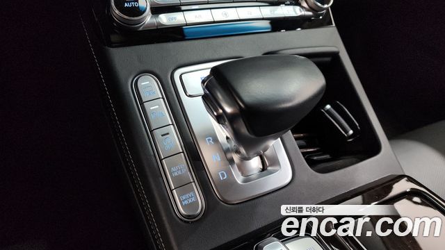 Genesis G90 2019 — photo 12