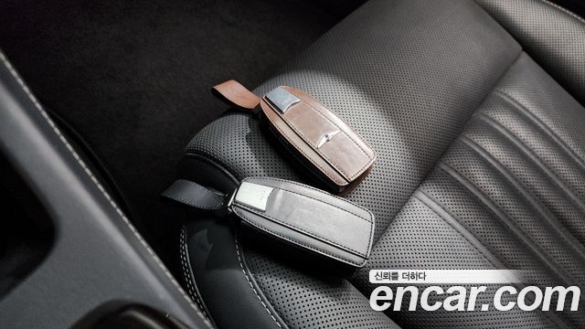 Genesis G90 2019 — photo 22
