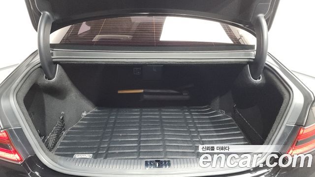 Genesis G90 2019 — photo 26
