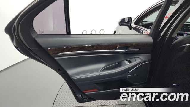 Genesis G90 2019 — photo 15