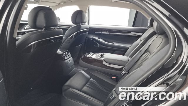 Genesis G90 2019 — photo 27