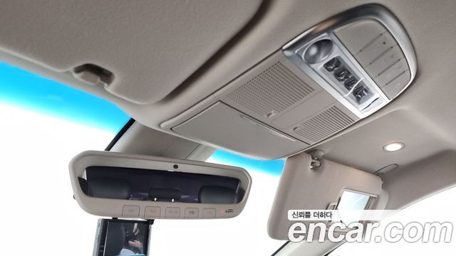 Genesis G90 2019 — photo 30