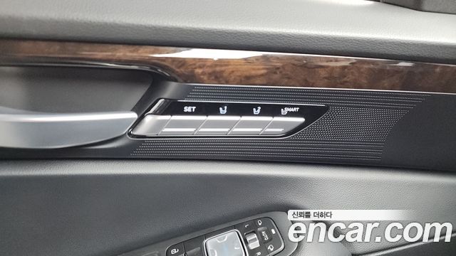 Genesis G90 2019 — photo 33