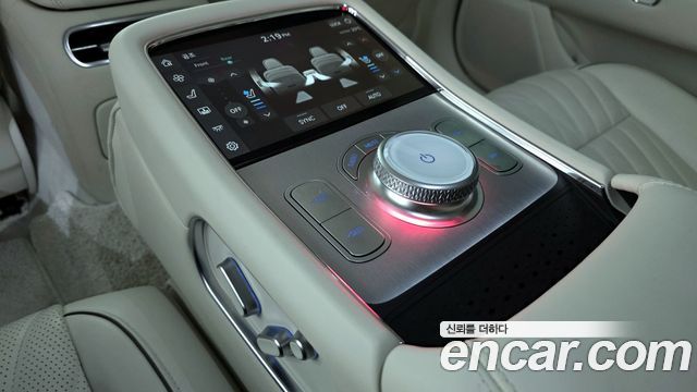 Genesis G90 2023 — photo 24