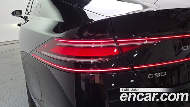 Genesis G90 2023 — photo 9