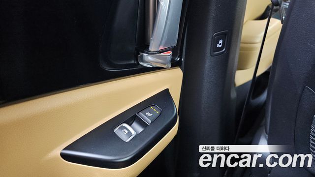 Kia Canival 2023 — photo 18