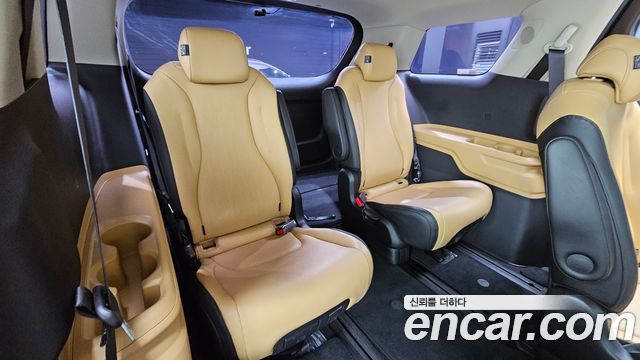 Kia Canival 2023 — photo 19