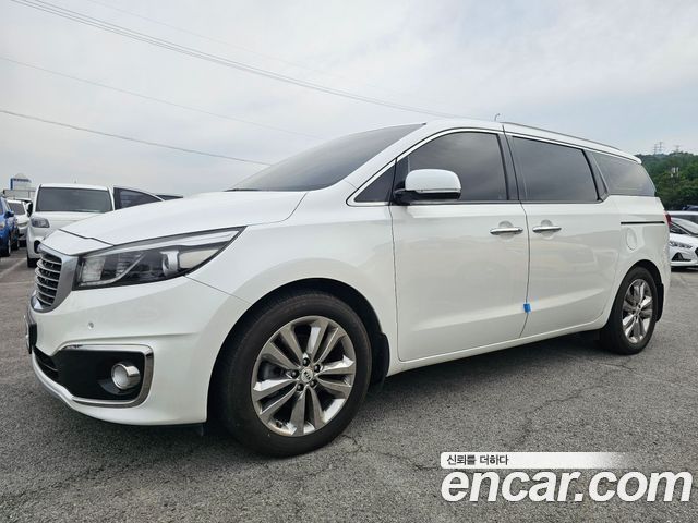 Kia Canival 2017 — photo 1