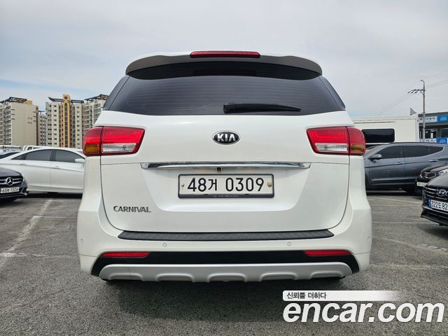 Kia Canival 2017 — photo 4
