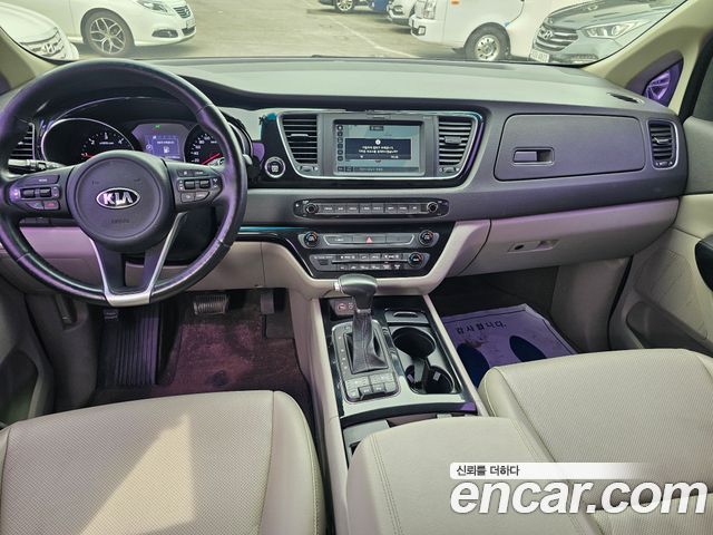 Kia Canival 2017 — photo 7