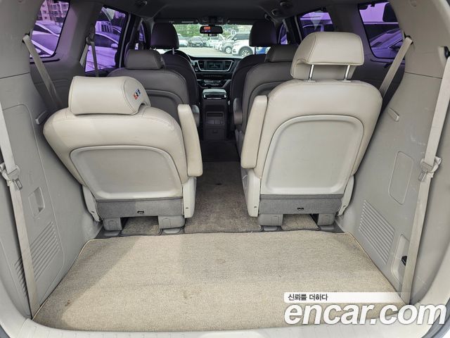 Kia Canival 2017 — photo 17