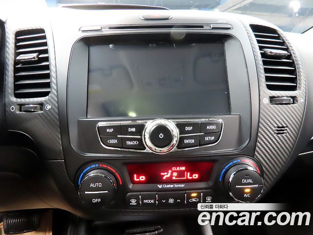 Kia K3 2013 — photo 11