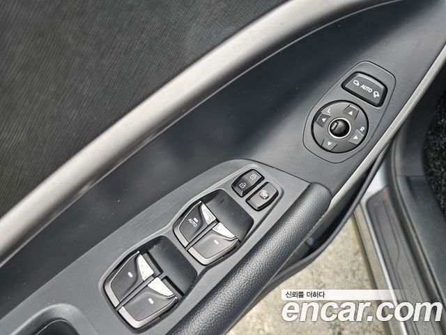 Hyundai Santafe 2018 — photo 11