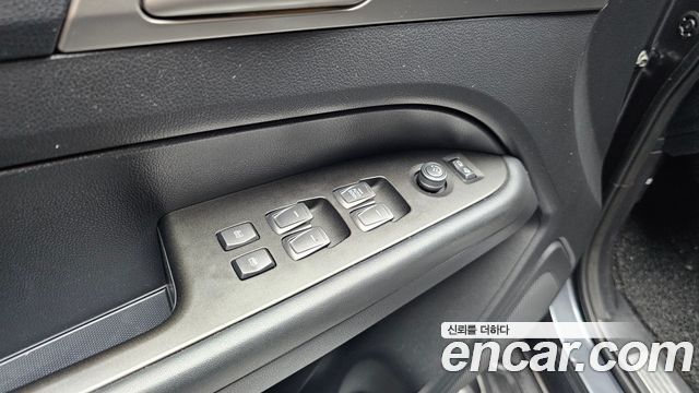 KG Mobility Rexton 2018 — photo 23