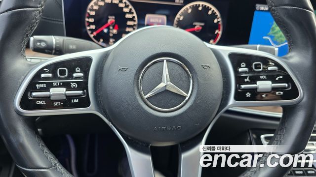 Mercedes-Benz E-Class 2019 — photo 13