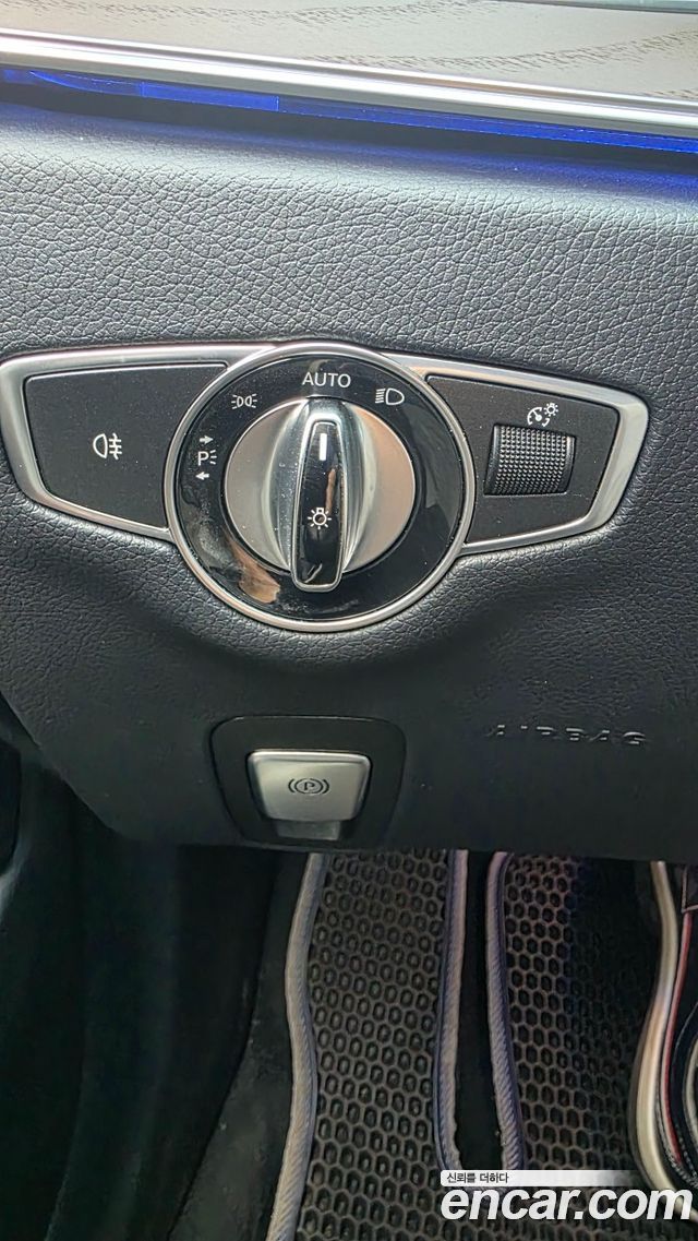 Mercedes-Benz E-Class 2019 — photo 15