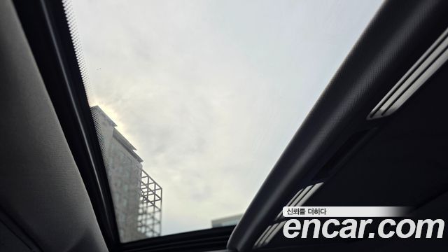 Mercedes-Benz E-Class 2019 — photo 16