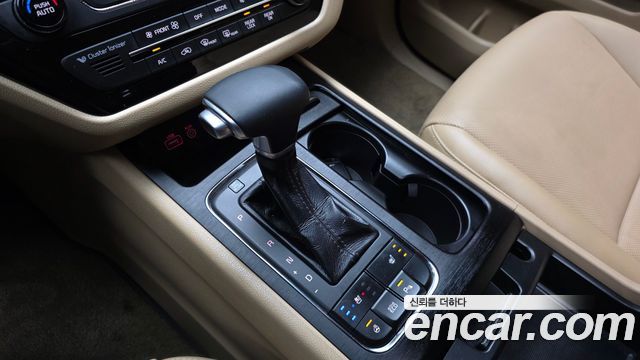 Kia Canival 2017 — photo 9