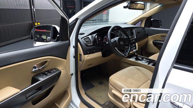 Kia Canival 2017 — photo 10