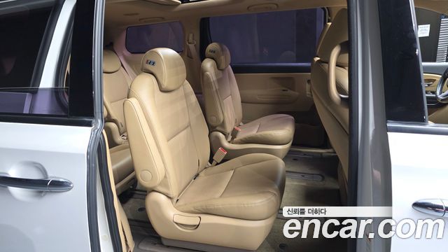 Kia Canival 2017 — photo 12