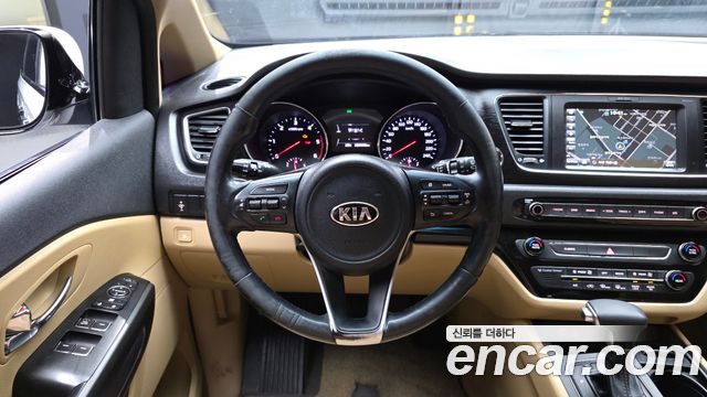 Kia Canival 2017 — photo 13