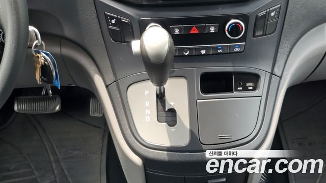Hyundai Starex 2018 — photo 12