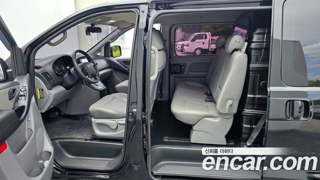 Hyundai Starex 2018 — photo 13