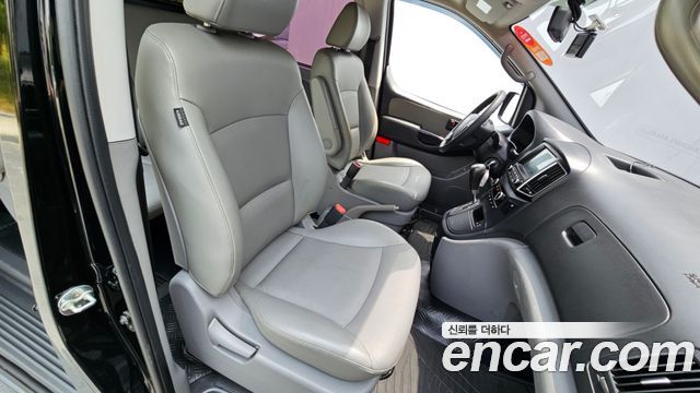 Hyundai Starex 2018 — photo 16