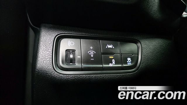 Hyundai Santafe 2019 — photo 18