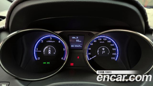 Hyundai Tucson 2012 — photo 8