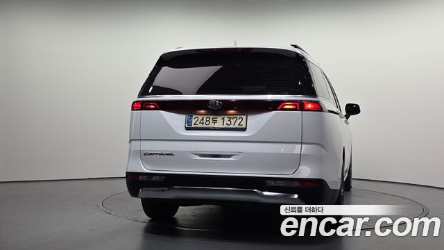 Kia Canival 2021 — photo 4