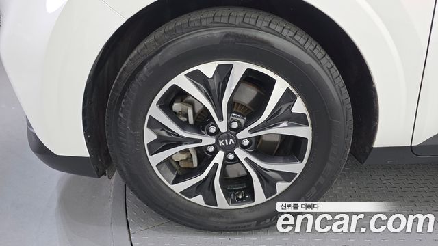 Kia Canival 2021 — photo 5