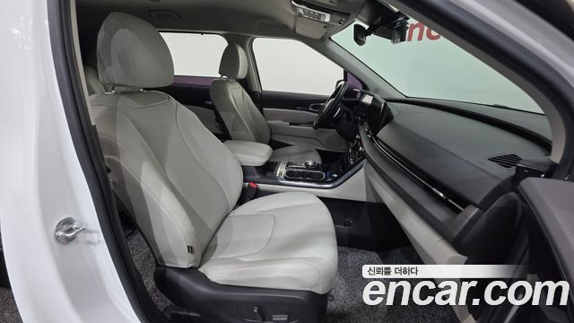 Kia Canival 2021 — photo 10