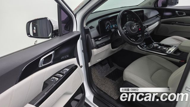 Kia Canival 2021 — photo 11