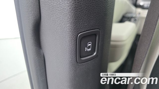 Kia Canival 2021 — photo 18