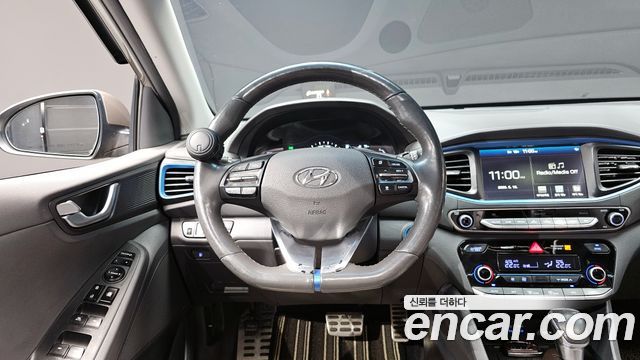 Hyundai Ioniq 2016 — photo 13