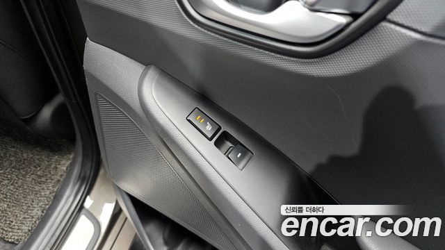 Hyundai Ioniq 2016 — photo 19