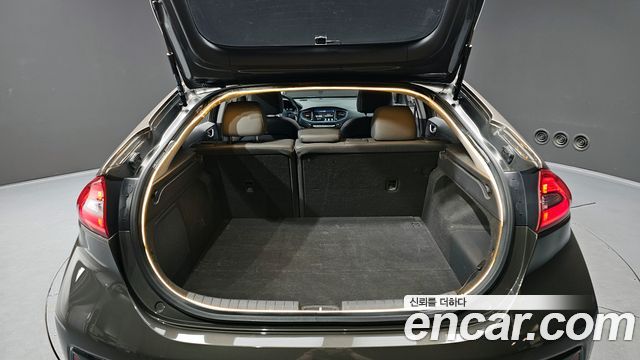Hyundai Ioniq 2016 — photo 20