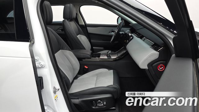 Land Rover Range Rover Velar 2025 — photo 17