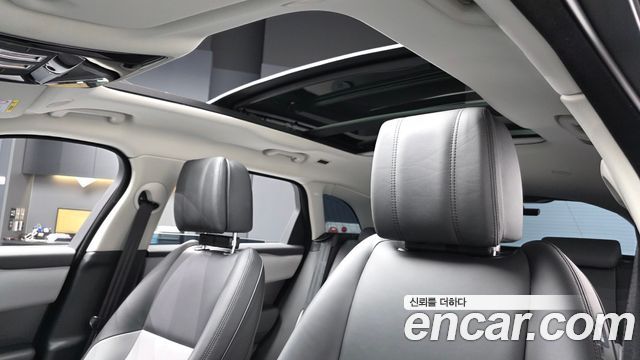 Land Rover Range Rover Velar 2025 — photo 25
