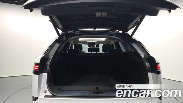 Land Rover Range Rover Velar 2025 — photo 26